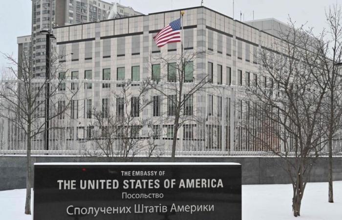 Ukraine criticizes the closure of embassies: the Russian threat is “daily”