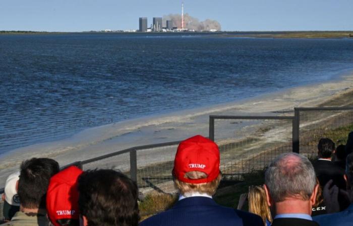 Trump watches SpaceX launch Starship’s 6th test flight (photos)