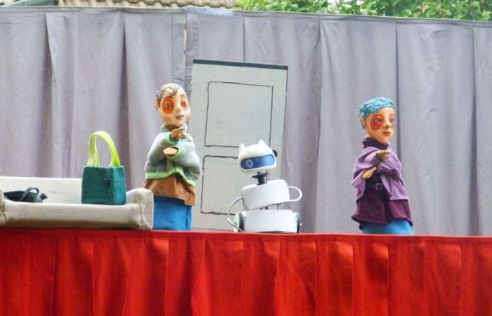 “Castelet is not dead”, a puppet show by Cie Arnica on tour in Drôme-Ardèche