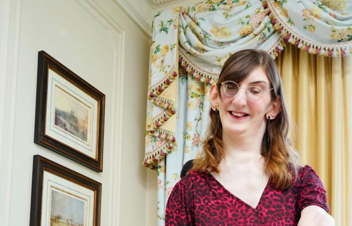 World’s tallest and shortest women meet for afternoon tea