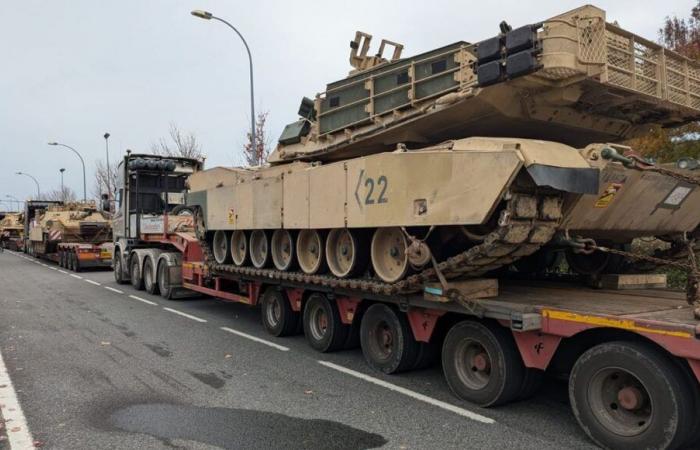 American tanks pass through the Basque Country as part of a military operation