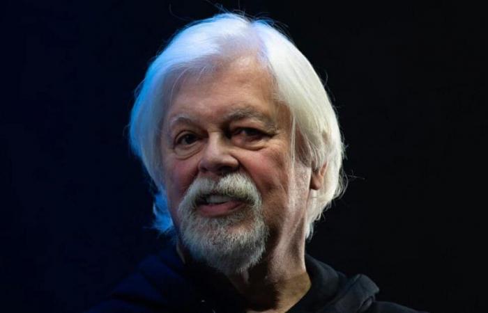 Paris awards honorary citizenship to Paul Watson