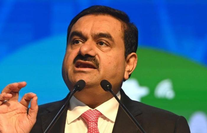 Indian tycoon Gautam Adani indicted for corruption, his group falls on the stock market