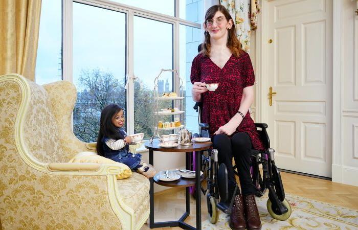 World’s tallest and shortest women meet for afternoon tea