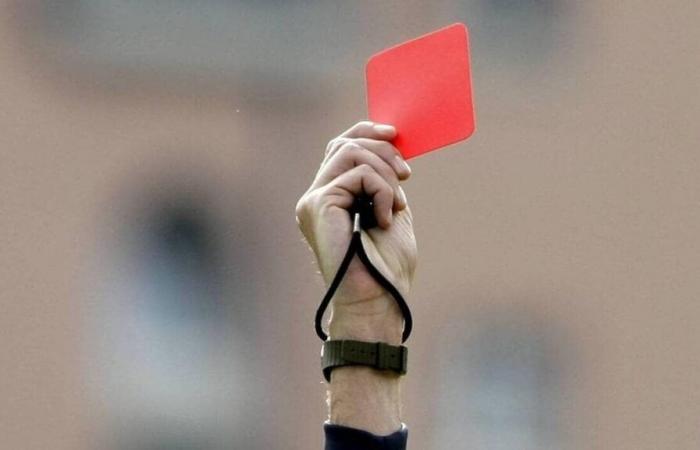 Elections to the FFF. The red card of rural clubs to sanctions on arbitration