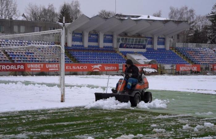 How the Botoşani stadium looks a few hours before the FCSB match