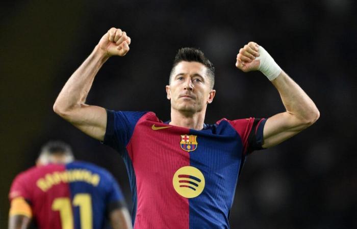 FC Barcelona Star Lewandowski Agreed To Join Manchester United