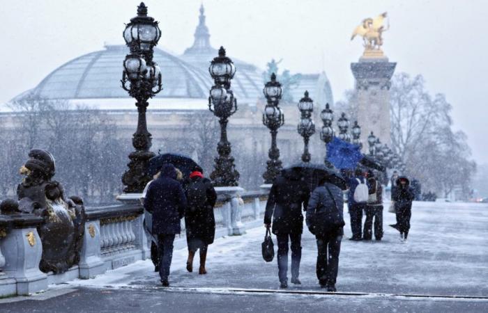 Paris records its highest level of snow in November for 56 years