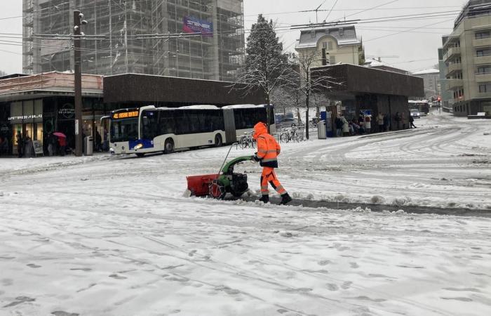 The arrival of snow in the plains disrupted traffic in French-speaking Switzerland – rts.ch