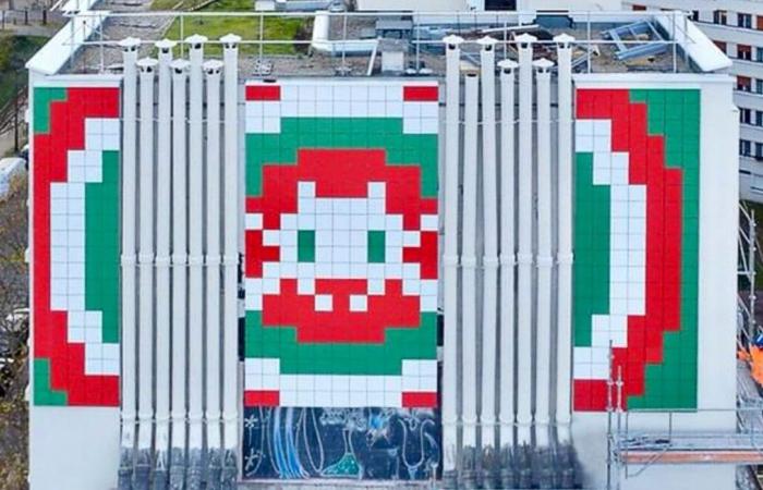 The French Invader unveils a monumental work in the colors of Italy