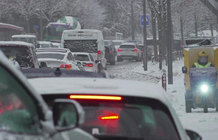 Snow falls all the way to the plain in places, causing several accidents – rts.ch