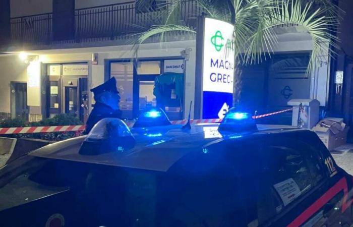 Explosion at vending machine in Calabritto: investigation underway