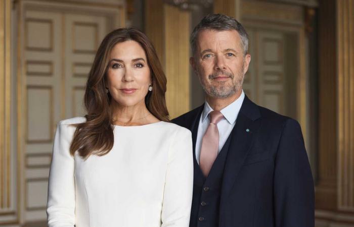 The first official portraits of King Frederik X and Queen Mary in civilian clothes