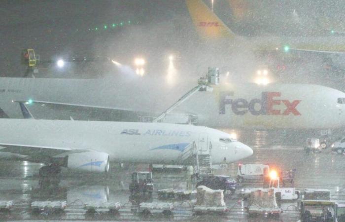 Weather: Snow causes accidents and flight delays | News