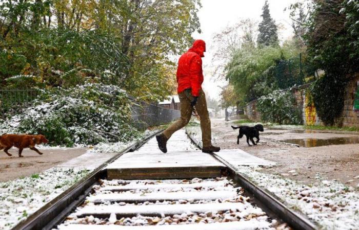 in Paris, four centimeters of snow, “unheard of in 56 years” in November