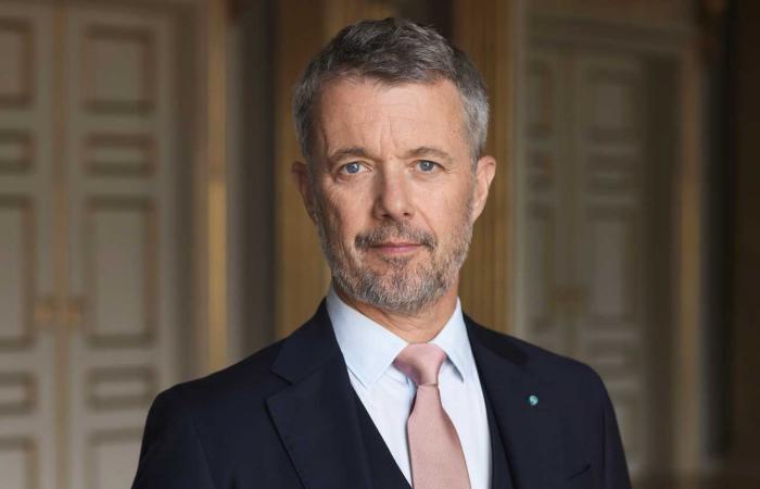 The first official portraits of King Frederik X and Queen Mary in civilian clothes