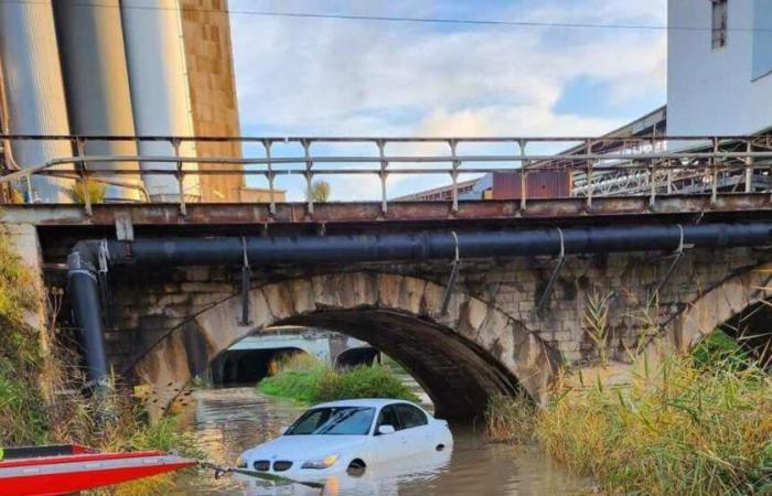 Meurthe-et-Moselle. He does not respect the traffic ban and finds himself trapped in 1.60 m of water near Nancy