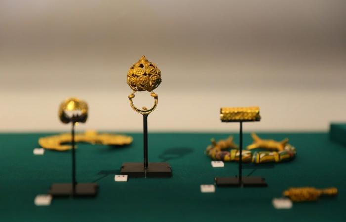 28 gold ornaments will be returned to the Ashanti Kingdom next weekend by South Africa