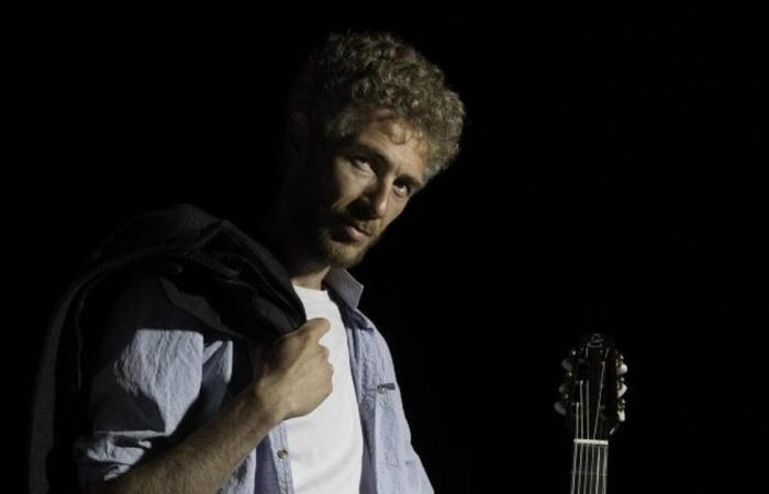 Rémi Dugué under the lights of the Georges-Leygues theater