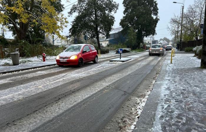 DIRECT. “The sidewalks quickly became slippery.” Snow in Rennes, Fougères, Saint-Brieuc, ice on the roads, strong winds.