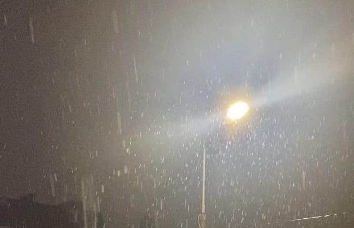 ‘Treacherous conditions’ as snow falls in south, west