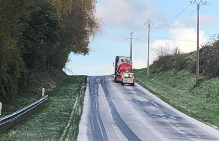 Haute Somme: a heavy goods vehicle stuck on an icy slope causes a traffic jam on the D 1029 near Morcourt