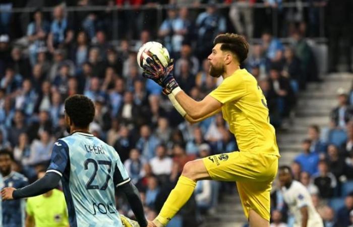 Arthur Desmas, the Le Havre goalkeeper in a bad situation (Le Havre)