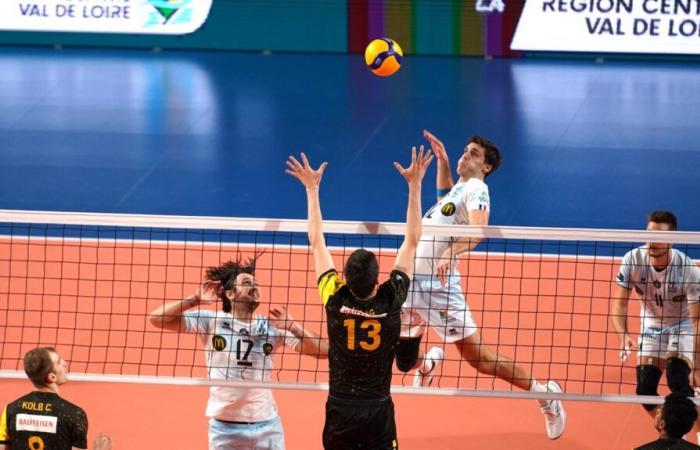 positive attitude required at Tours Volleyball