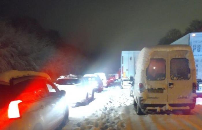 Bad weather. Wrecked on the A36 because of the snow, a Stéphanois testifies