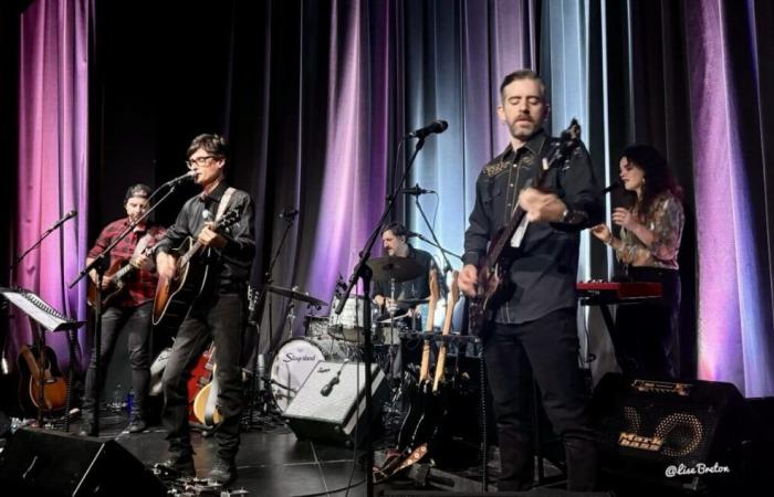 A musical explosion for the album launch of Rick et les Bons Moments at the Salle d'Youville in Quebec