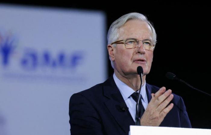 Michel Barnier gives pledges to mayors on simplification but not on the budget