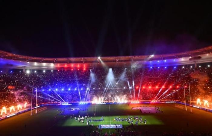 At the Stade de France, the show is also played before the match