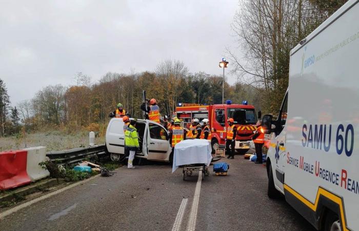 A bus carrying high school students hit head-on by a car in Senlis