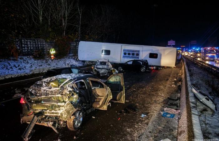 Five injured in absolute emergency after a pileup involving a BlablaCar bus