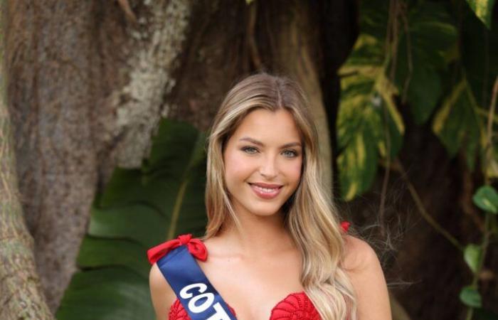 the candidates pose in swimsuits, a big novelty during the photo shoot