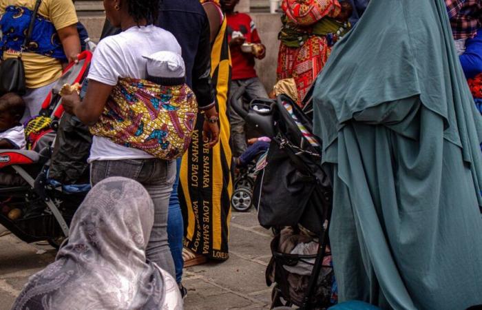 Students on the street in Paris: new battle in Council on family accommodation