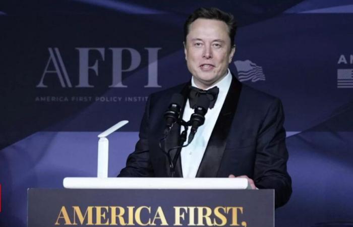 Elon Musk claims Amazon founder Jeff Bezos asked people to sell Tesla and Spacex stocks, in a rare post Bezos replies to him; says …