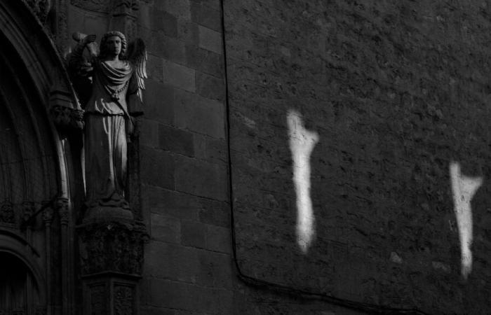 A sword of Joan of Arc walled up in a church in Pas-de-Calais?