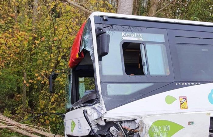 A bus carrying high school students hit head-on by a car in Senlis