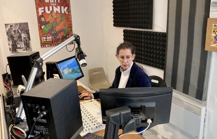 EVENING FACT Cevennes community radio stations temporarily reassured about their budget