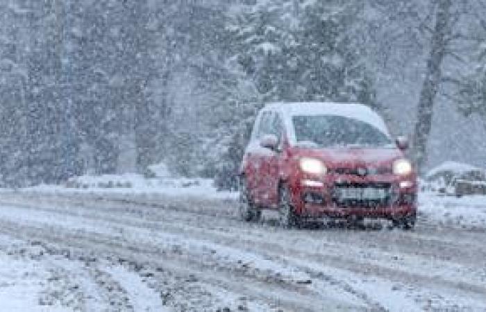 Schools closed as frozen Britain covered by snow before rain deluge arrives this weekend – UK weather live