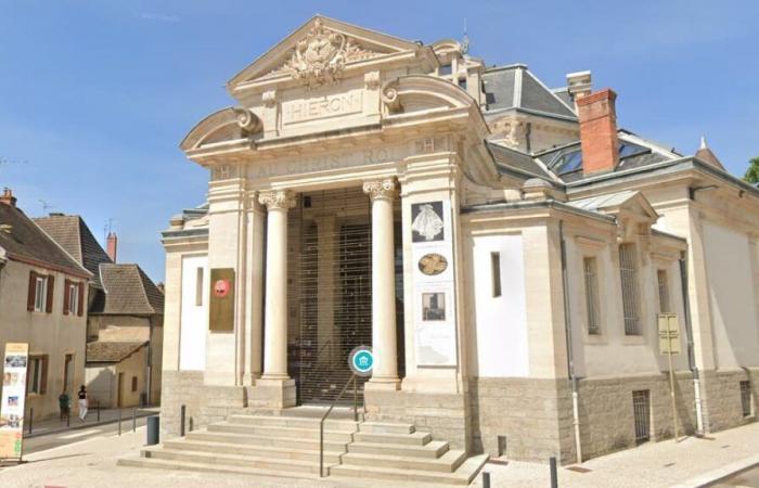 Gold figurines and objects stolen from a museum in Saône-et-Loire, the robbers on the run