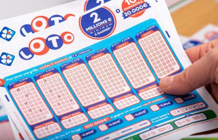 he wins the jackpot of 2 million euros in the lottery and becomes the 5th winner in Île-de-France