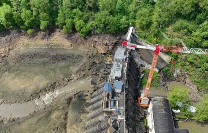 In Brittany, work on this dam is delayed due to bad weather