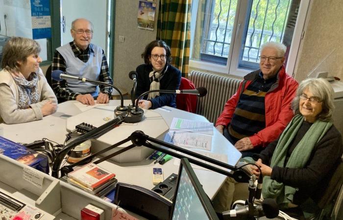 EVENING FACT Cevennes community radio stations temporarily reassured about their budget