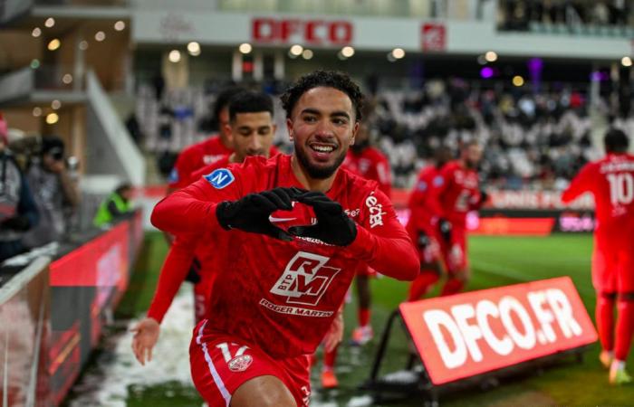 DFCO – Versailles (2-0): the Reds on the podium!