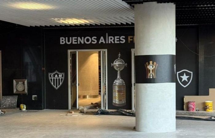 The Monumental Stadium is preparing for the final of the Copa Libertadores 2024 and the first posters were placed