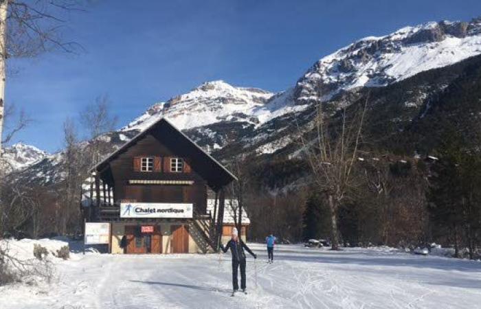 Hautes-Alpes. The snow groomers are out on the Nordic areas, the season is launched