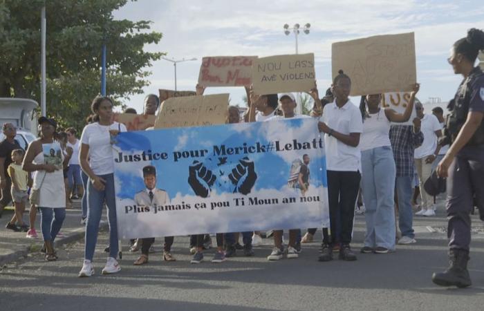 A white march in the streets of Le Moule for Merick Mathoré, Guadeloupean soldier killed in Besançon