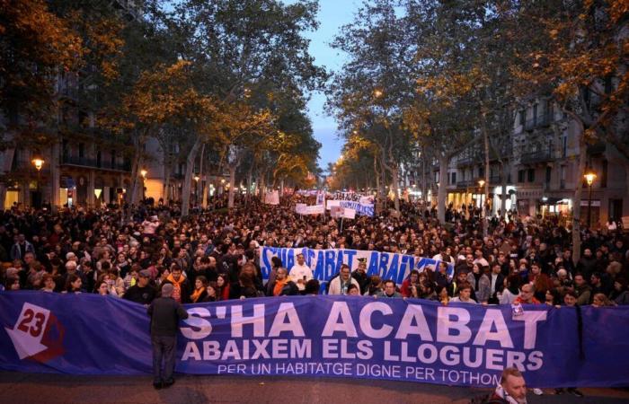 thousands of people demonstrate in Barcelona against housing prices